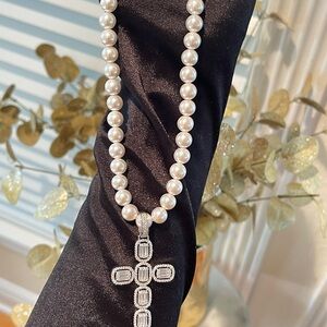 Elegant Pearl Necklace with Silver Cross Pendant